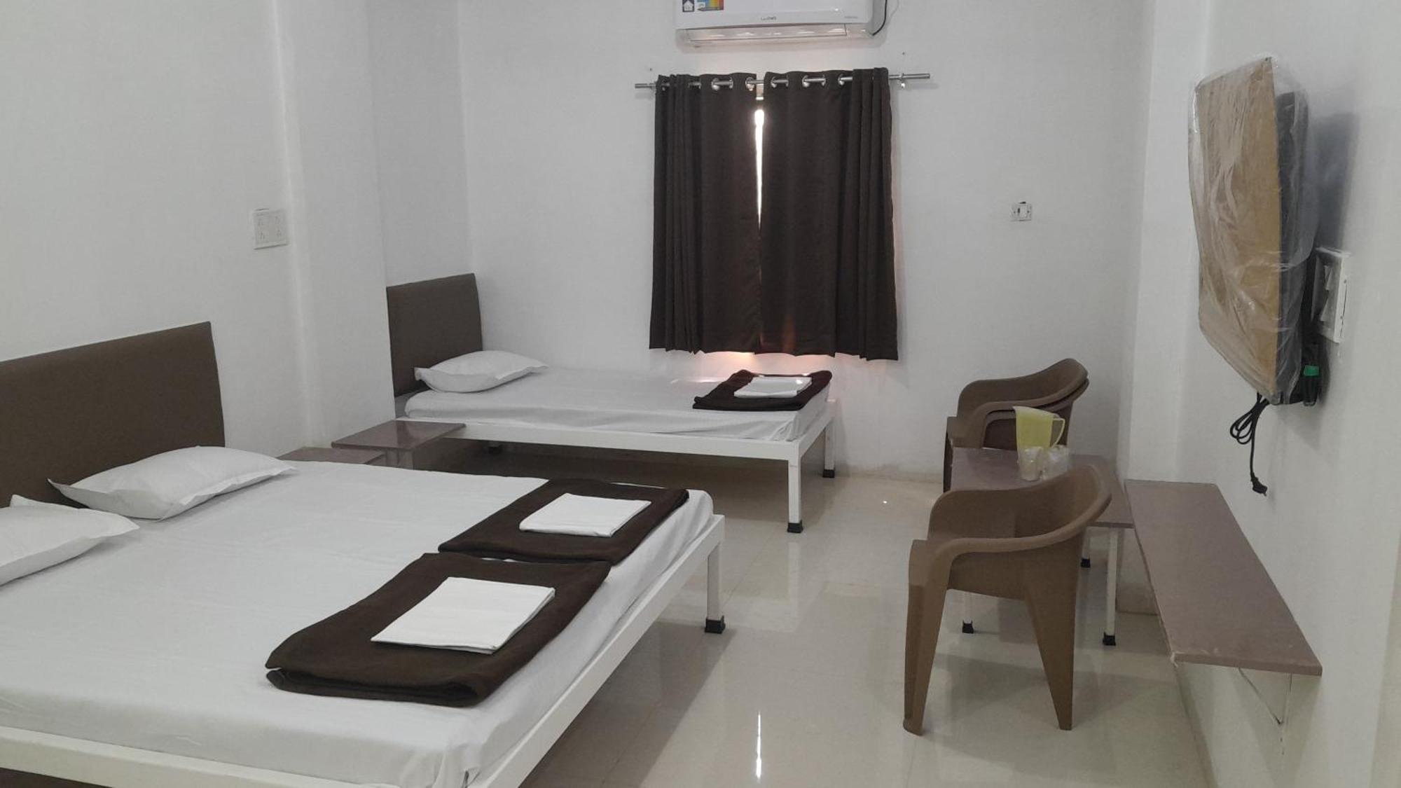 Hotel Gulati Suites Washim Zewnętrze zdjęcie